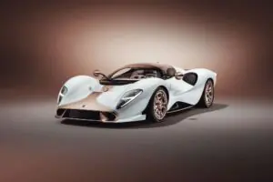 De-tomaso-unveils-the-production-specification-p72-a-vision-from-1965-revived-for-the-future