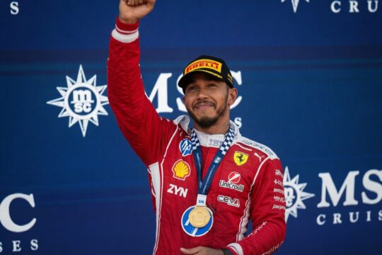 Hamilton en Rouge Écrit l’Histoire